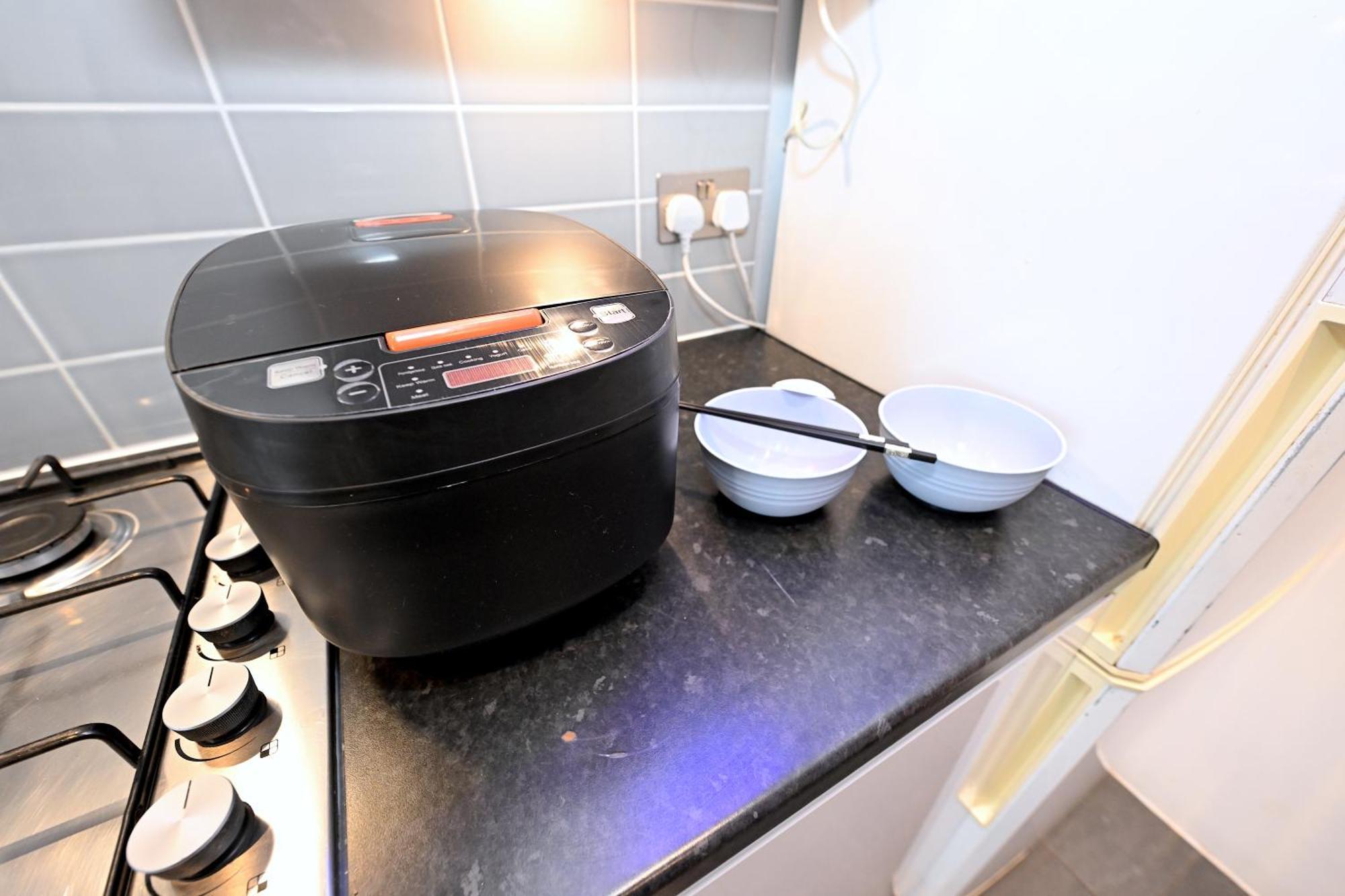 Superb 4 Bedroom Flat In The Heart Of Camden Town Лондон Екстериор снимка
