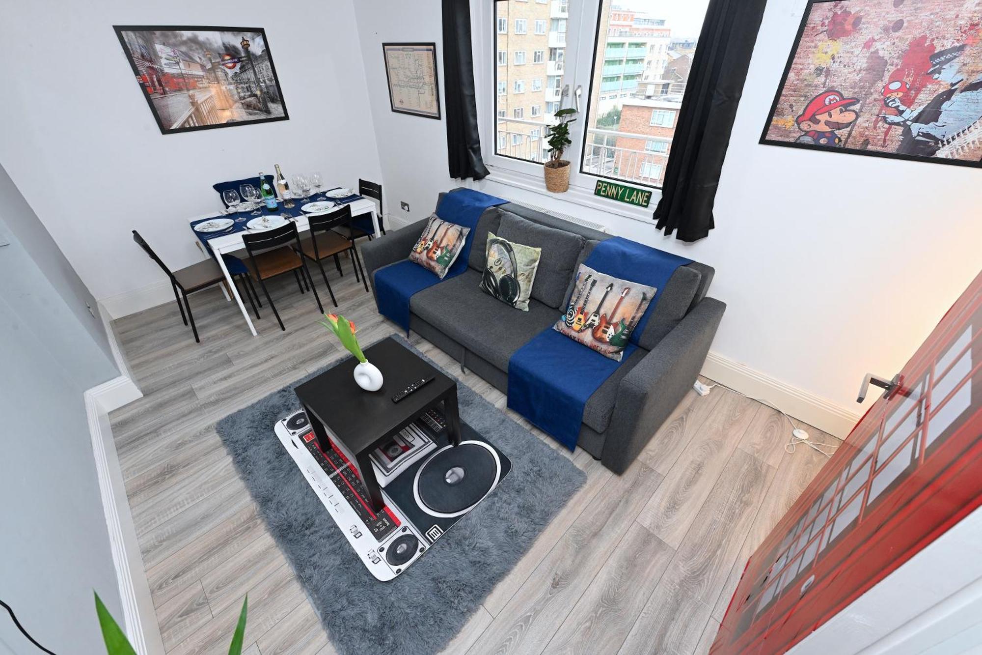 Superb 4 Bedroom Flat In The Heart Of Camden Town Лондон Екстериор снимка