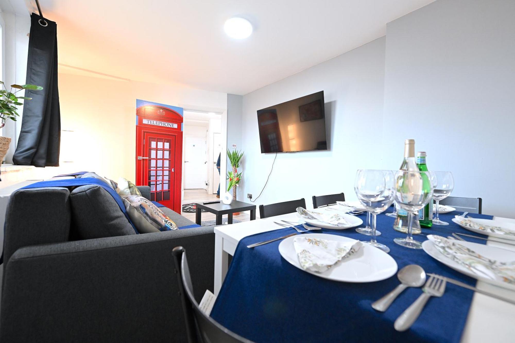 Superb 4 Bedroom Flat In The Heart Of Camden Town Лондон Екстериор снимка
