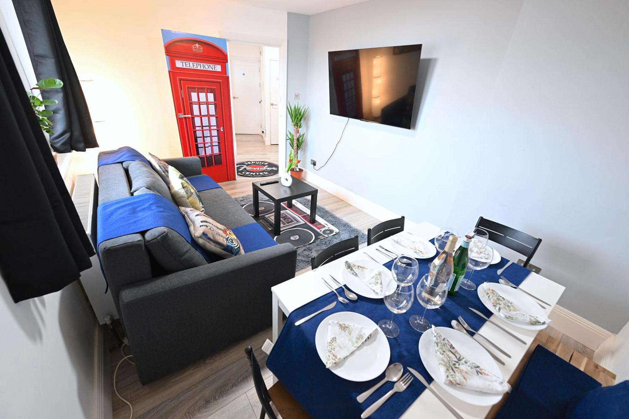 Superb 4 Bedroom Flat In The Heart Of Camden Town Лондон Екстериор снимка