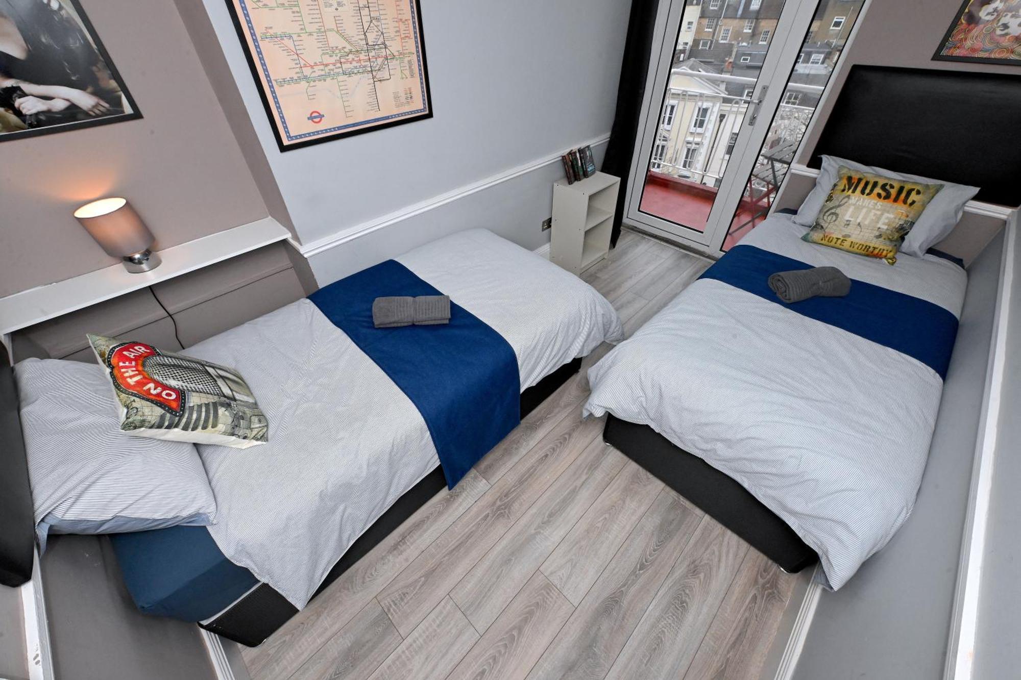 Superb 4 Bedroom Flat In The Heart Of Camden Town Лондон Екстериор снимка