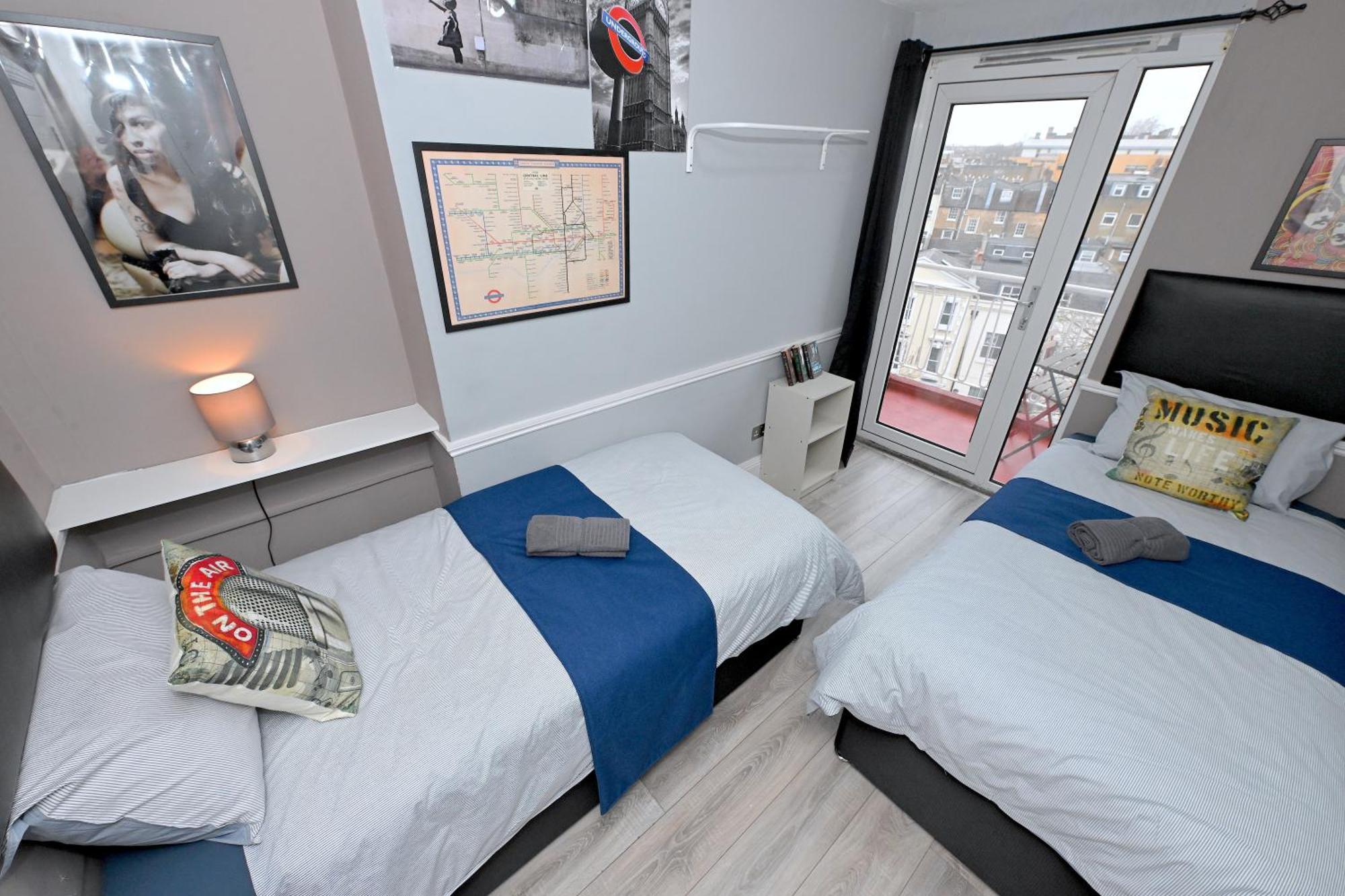 Superb 4 Bedroom Flat In The Heart Of Camden Town Лондон Екстериор снимка