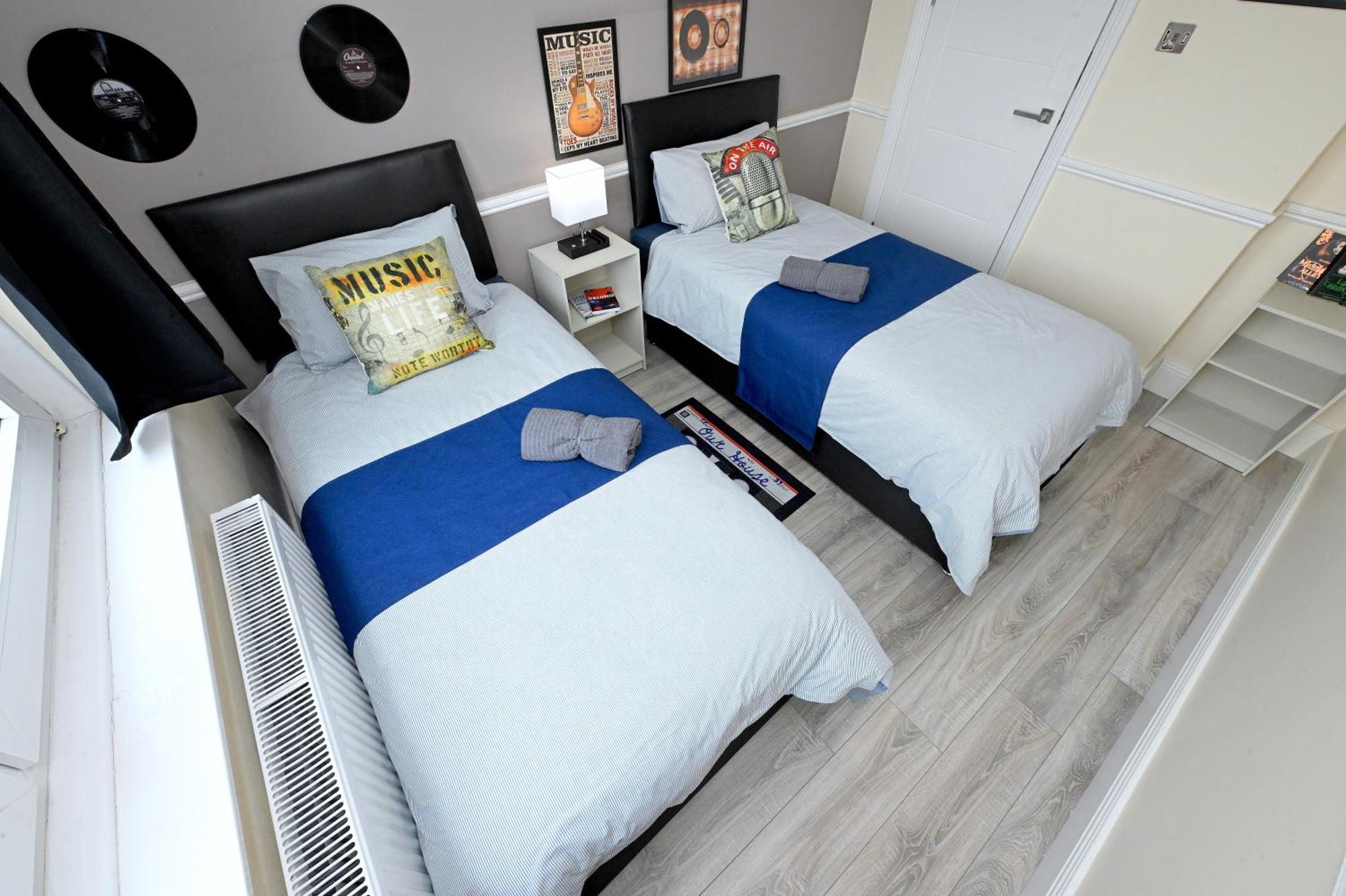 Superb 4 Bedroom Flat In The Heart Of Camden Town Лондон Екстериор снимка