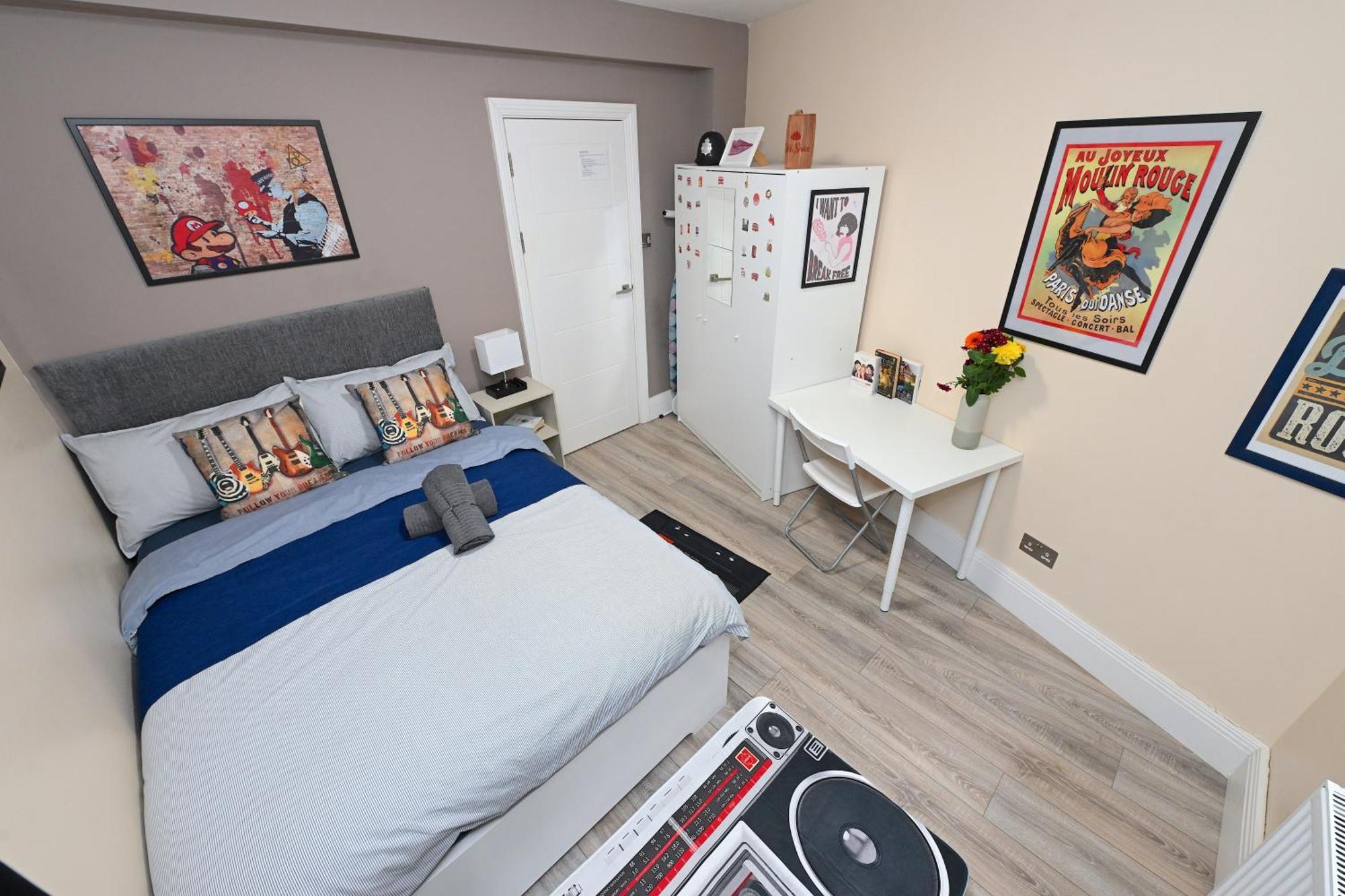 Superb 4 Bedroom Flat In The Heart Of Camden Town Лондон Екстериор снимка